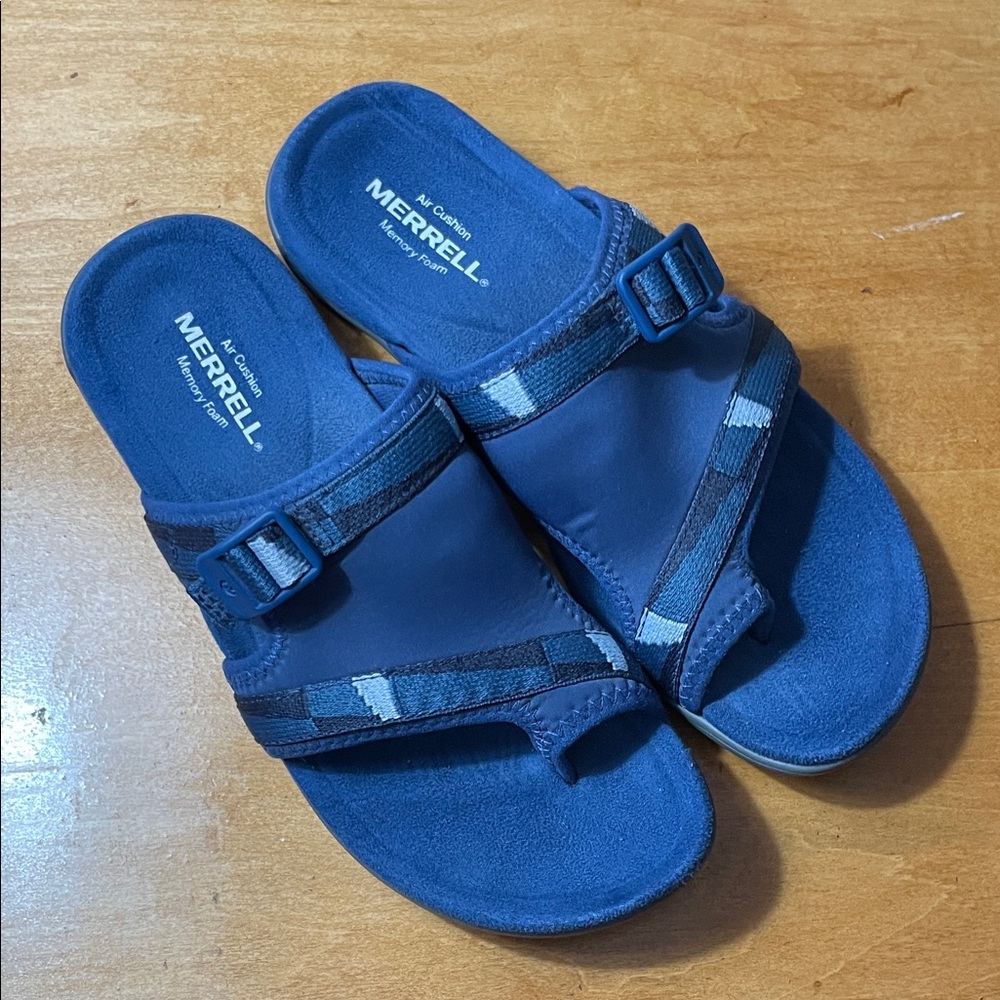 Merrell Women's District 3 Blue Sandals. Size 7